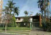 Casas e Sobrados
