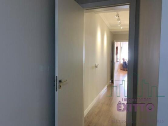 CASA PLANA NO CENTRO COM PISCINA