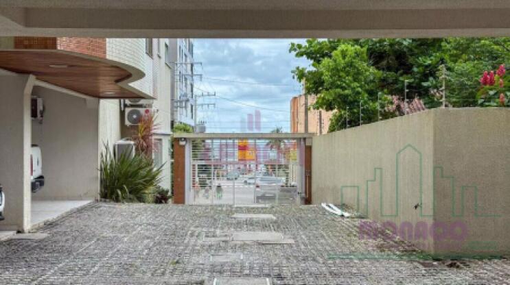 Apartamento 3 dormitórios Praia de Bombas SC