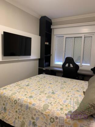 CASA PLANA NO CENTRO COM PISCINA