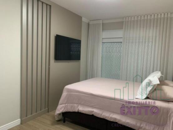 CASA PLANA NO CENTRO COM PISCINA