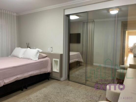 CASA PLANA NO CENTRO COM PISCINA