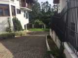 Casas e Sobrados